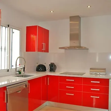Lovely 3 Bed Townhouse Close To Beach Rdr389 Holiday home *