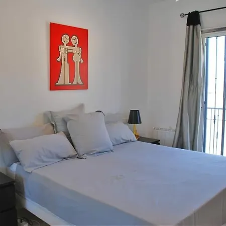 Lovely 3 Bed Townhouse Close To Beach Rdr389 *